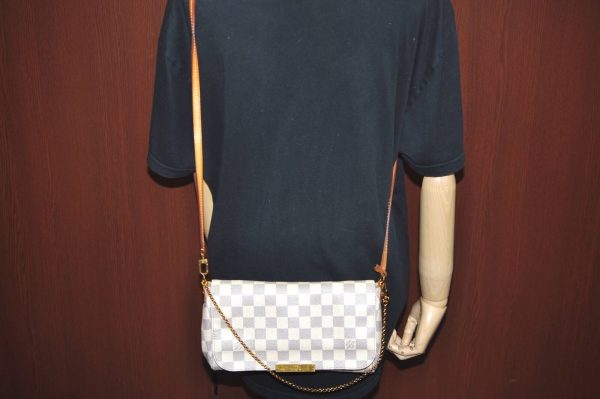 12 Louis Vuitton Damier Azur Favorite MM Shoulder Clutch Bag