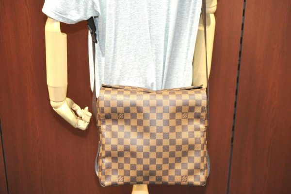 12 Louis Vuitton Damier Naviglio Shoulder CrossBody Bag