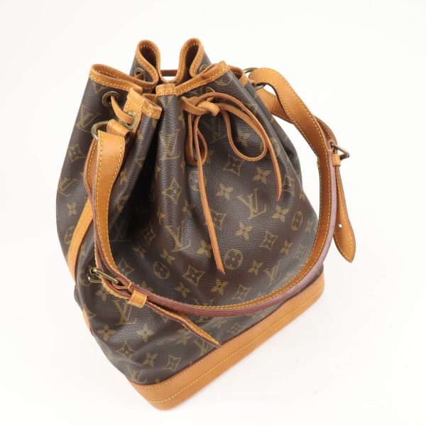 4 Louis Vuitton Monogram Noe Shoulder Bag