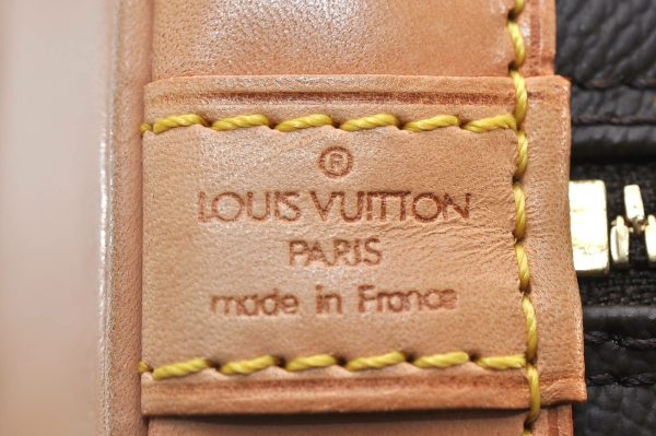 7 Louis Vuitton Monogram Alma Hand Bag