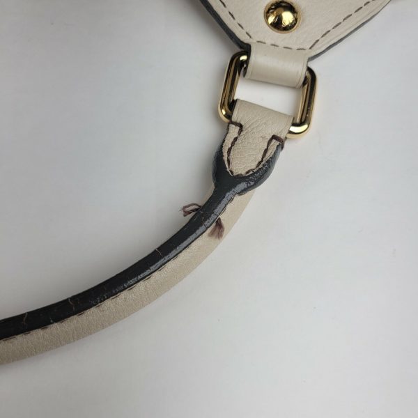 7 Louis Vuitton Mahina XL Off White Perforated Logo Leather Handbag