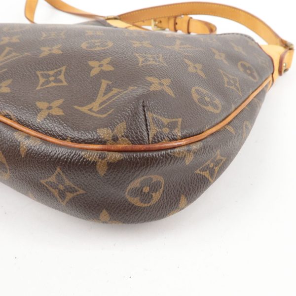 8 Louis Vuitton Monogram Odeon PM Shoulder Bag