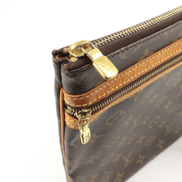 9 Louis Vuitton Monogram Pochette Bosphore Shoulder Bag