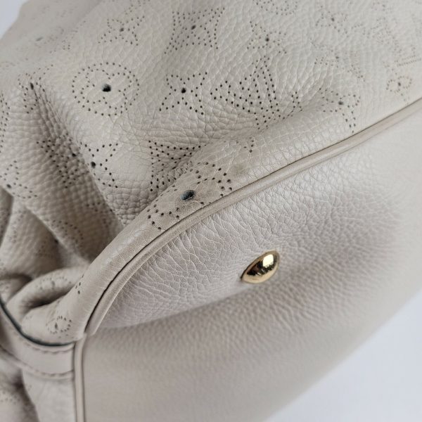 9 Louis Vuitton Mahina XL Off White Perforated Logo Leather Handbag