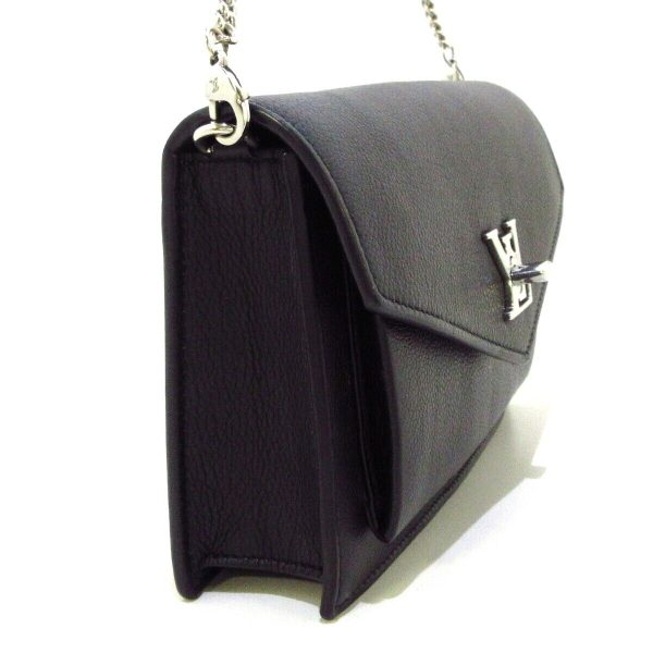 s l1600 1 LOUIS VUITTON Pochette LockMe Chain Noir Shoulder Bag