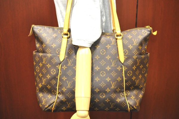 s l1600 2 Louis Vuitton Monogram Totally GM Tote Bag