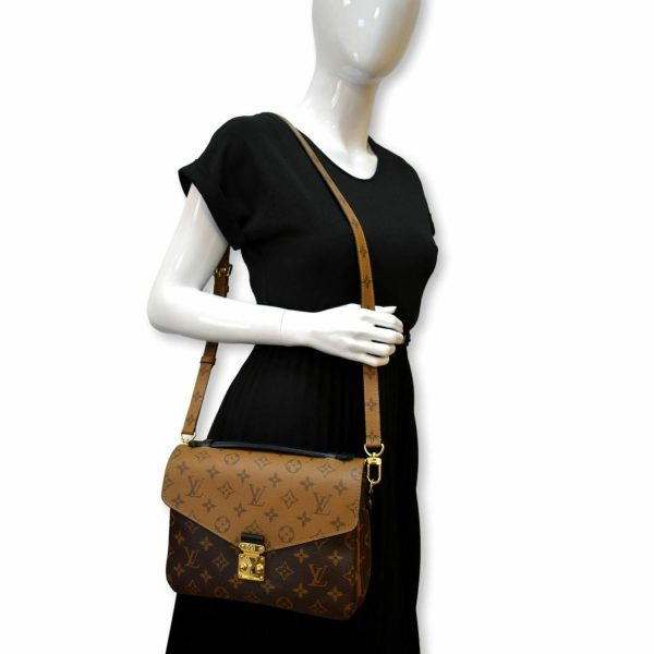 s l1600 2022 10 23T122318885 Louis Vuitton Pochette Metis Reverse Monogram Canvas Crossbody Bag