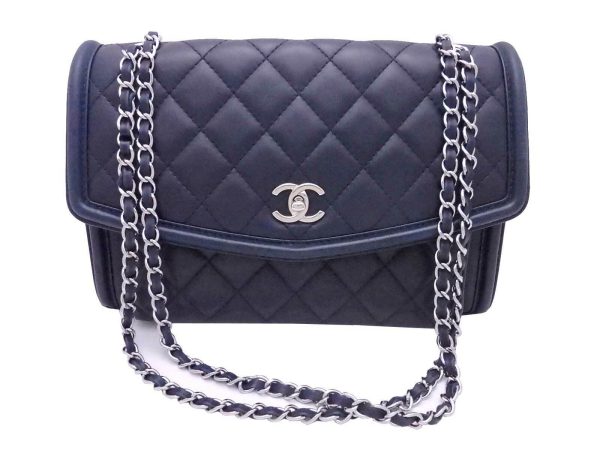 1 Chanel Matelasse Chain Shoulder Bag Navy Leather blue