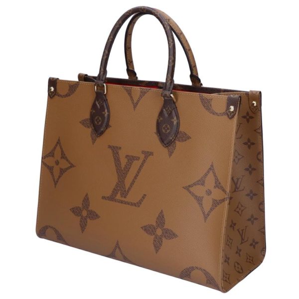 2 Louis Vuitton Monogram Giant On The Go MM