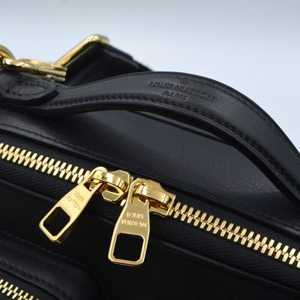 3 Louis Vuitton Utility calfskin leather black Crossbody