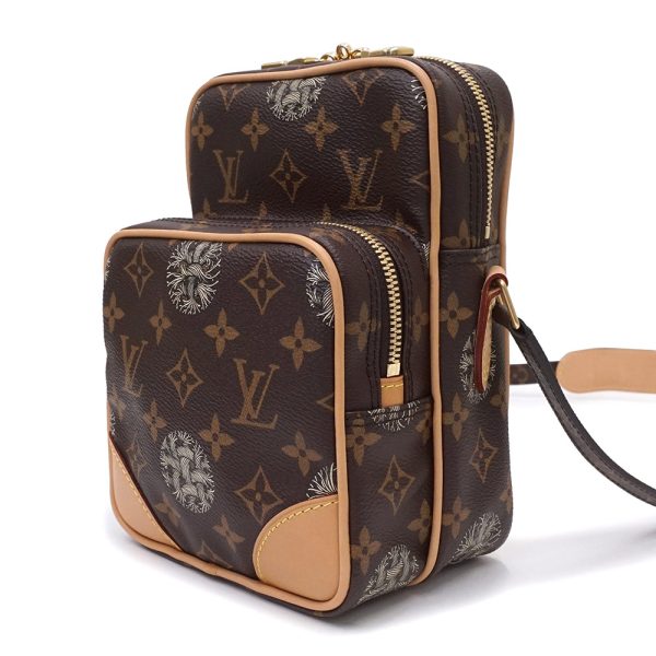 4 Louis Vuitton Monogram Amazon Christopher Crossbody Brown