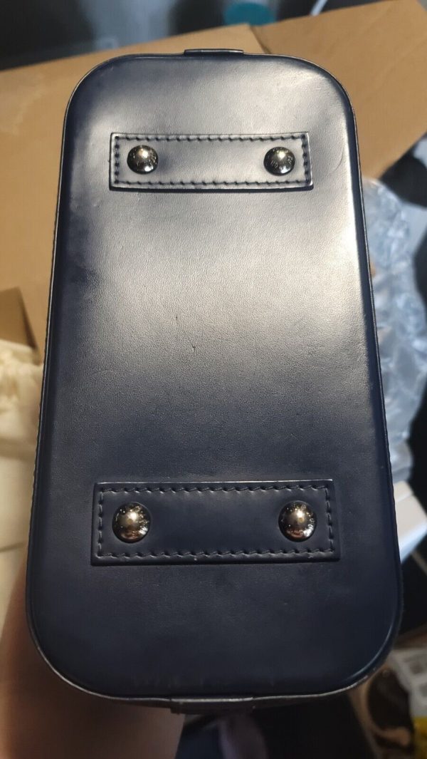 5 LOUIS VUITTON Epi Alma BB Indigo blue