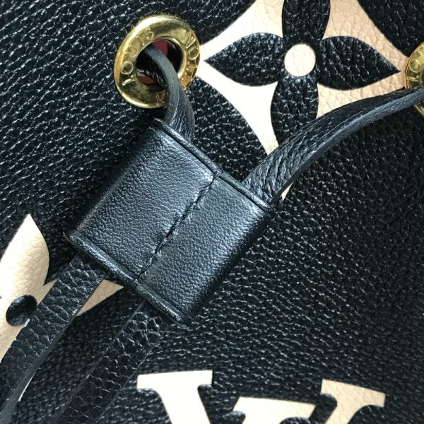 5 Louis Vuitton Neonoe Implant Leather Black Monogram MM Shoulder Bag