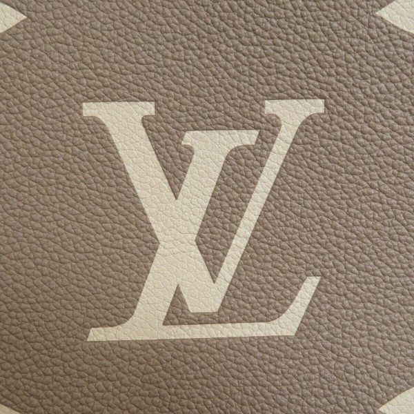 6 Louis Vuitton Handbag On The Go MM Empreinte Tourtrail Crème