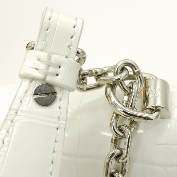 6 Louis Vuitton Twist PM Shoulder Bag White leather