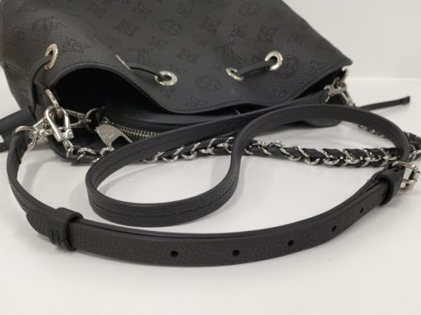 7 Louis Vuitton 2way Shoulder Bag Bella Monogram Mahina Noir