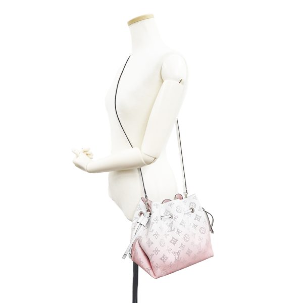 7 Louis Vuitton Bella Mahina Leather Shoulder Bag Light Pink