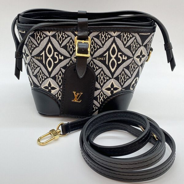 8 Louis Vuitton Noe Purse Shoulder Bag