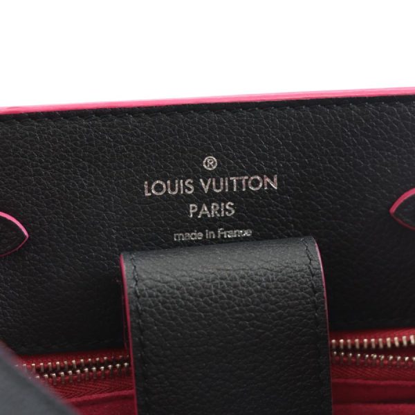 8 Louis Vuitton LockMe Bucket Shoulder Bag Black