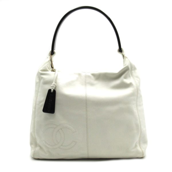 1 Chanel Shoulder Bag Leather White