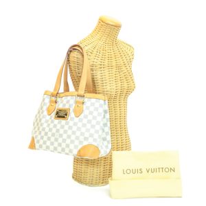 1 Louis Vuitton Monogram V Shoulder Bag MM