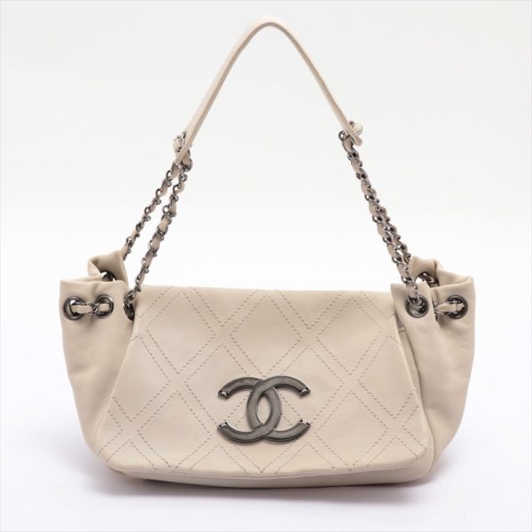 1 Chanel Silver Chain Shoulder Bag White