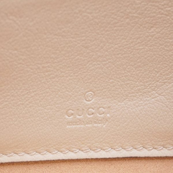 10 Gucci Crossbody Chain Mini Bag White