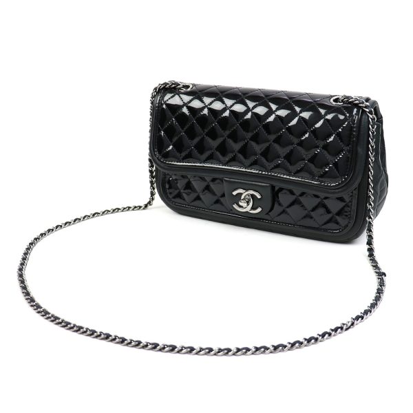 10 Chanel Matelasse flap bag metal fittings Twist Lock W chain shoulder enamel Black