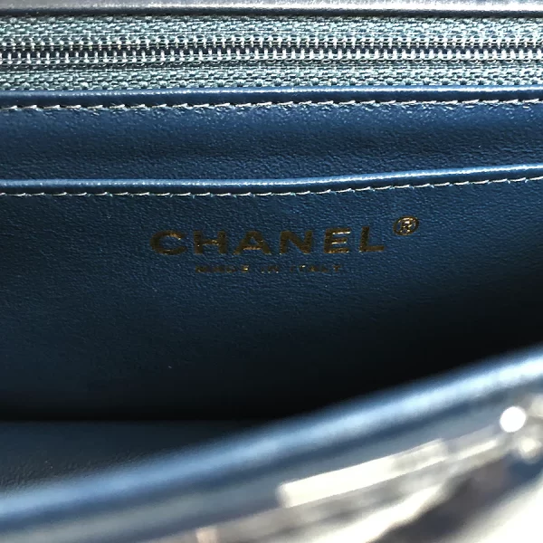 10 Chanel Chain Shoulder Bag Leather Blue