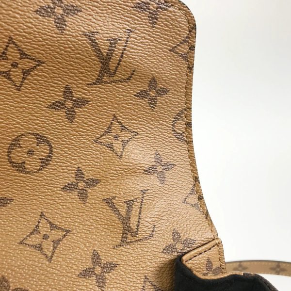 12 Louis Vuitton Pochette Métis Reverse Monogram canvas Shoulder Bag