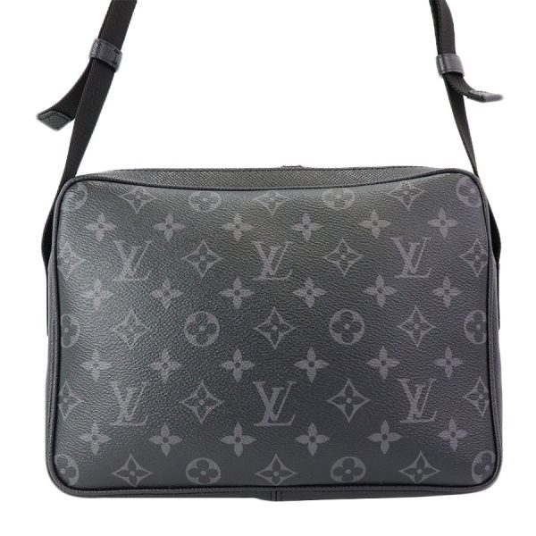 2 Louis Vuitton Outdoor Messenger PM Monogram Eclipse Noir Shoulder Bag