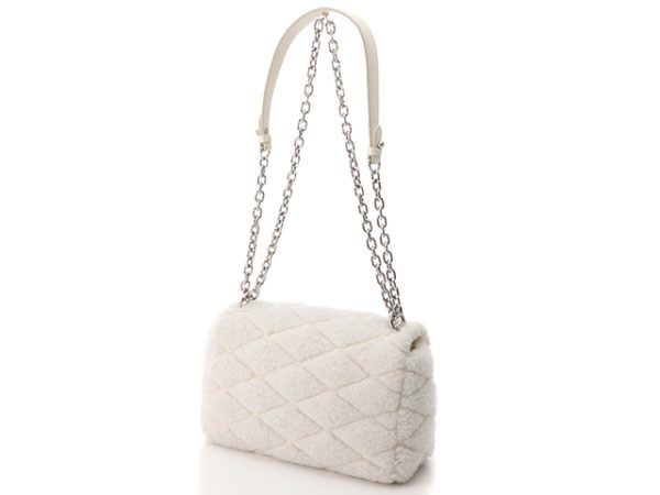 2 Louis Vuitton Twist Lock Fur Chain Shoulder Leather White Shoulder Bag