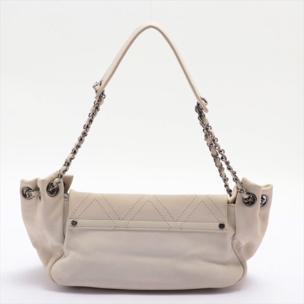 2 Chanel Silver Chain Shoulder Bag White