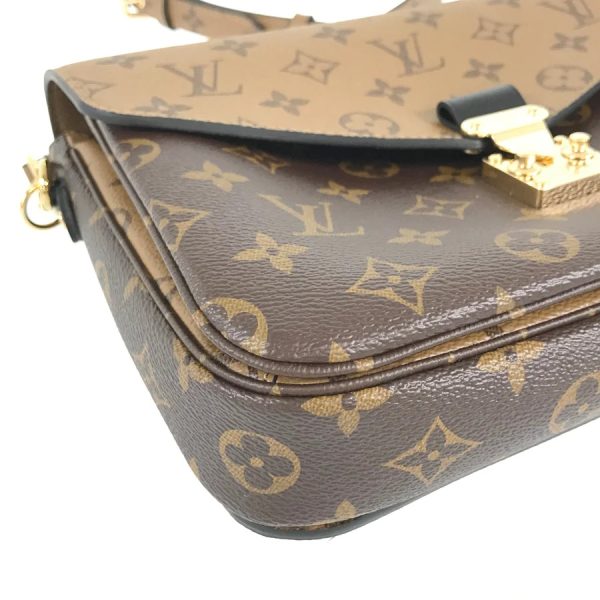 4 Louis Vuitton Pochette Métis Reverse Monogram canvas Shoulder Bag