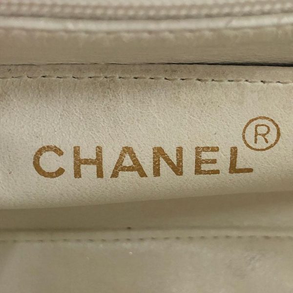 5 Chanel V Stitch Chevron Turnlock Leather White Shoulder Bag