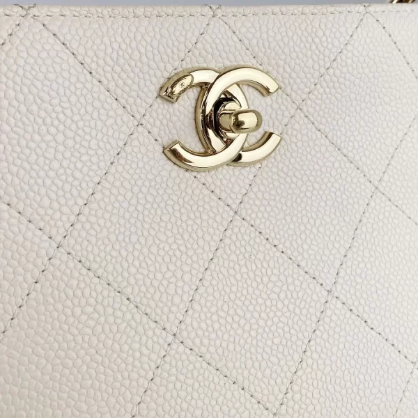 5 Chanel Matrasse Caviar Skin White Shoulder Bag