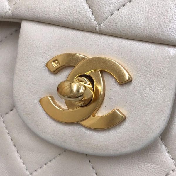 6 Chanel Matelasse Turn Lock Chain Shoulder Beige Shoulder Bag