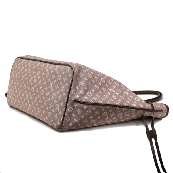 6 Louis Vuitton Neverfull Monogram MM Shoulder Bag