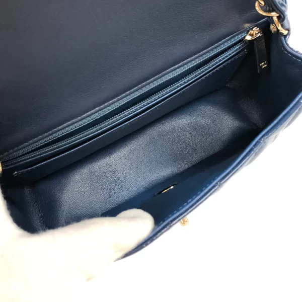 7 Chanel Chain Shoulder Bag Leather Blue