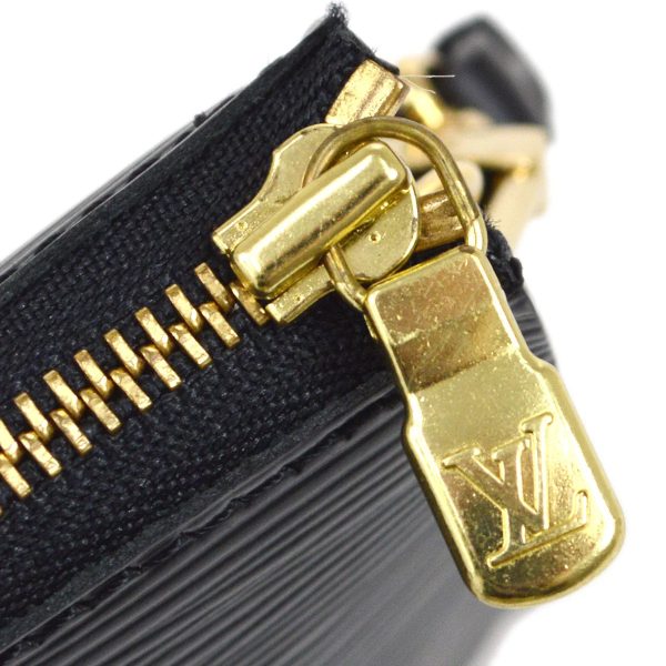 8 Louis Vuitton Pochette Accessoires Handbag Black Epi