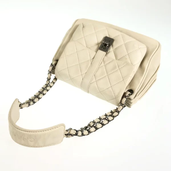 8 Chanel Chain Shoulder Caviar Skin White Shoulder Bag