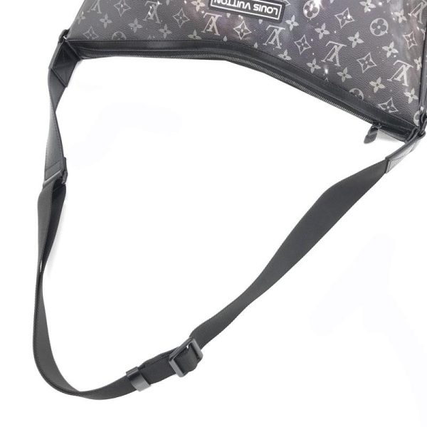 9 Louis Vuitton Galaxy Alpha Hobo Bumbag Body Bag Black