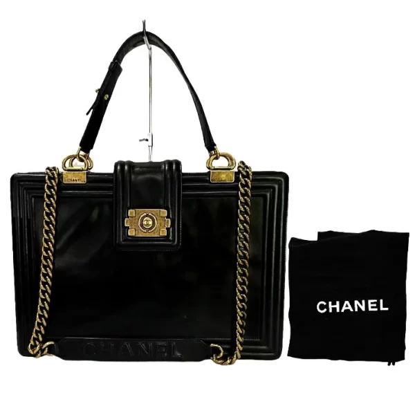 1 Chanel Boy Shoulder Bag Leather Black Gold Metal Fittings