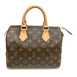 1 Gucci GG Supreme Canvas Shoulder Bag Beige Brown