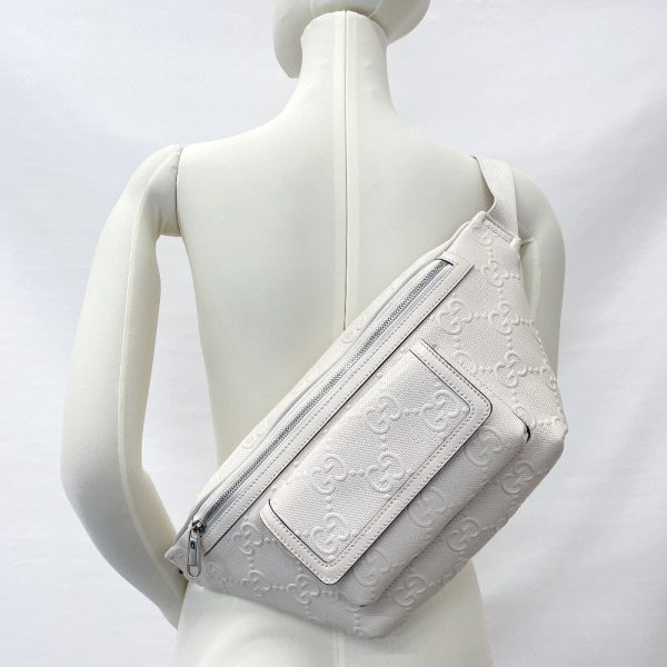 10 Gucci Body Bag GG Embossed Leather White