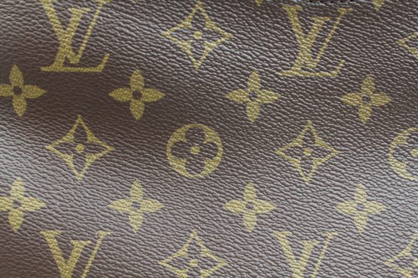 10 Louis Vuitton Pallas Beauty Case Monogram Clutch Bag