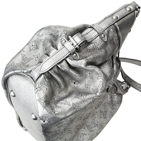 12 Louis Vuitton Mahina XS Arjun Silver Leather Shoulder Bag