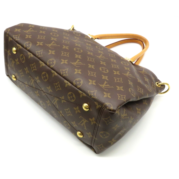 3 Louis Vuitton Pallas Clementine Monogram Shoulder Bag