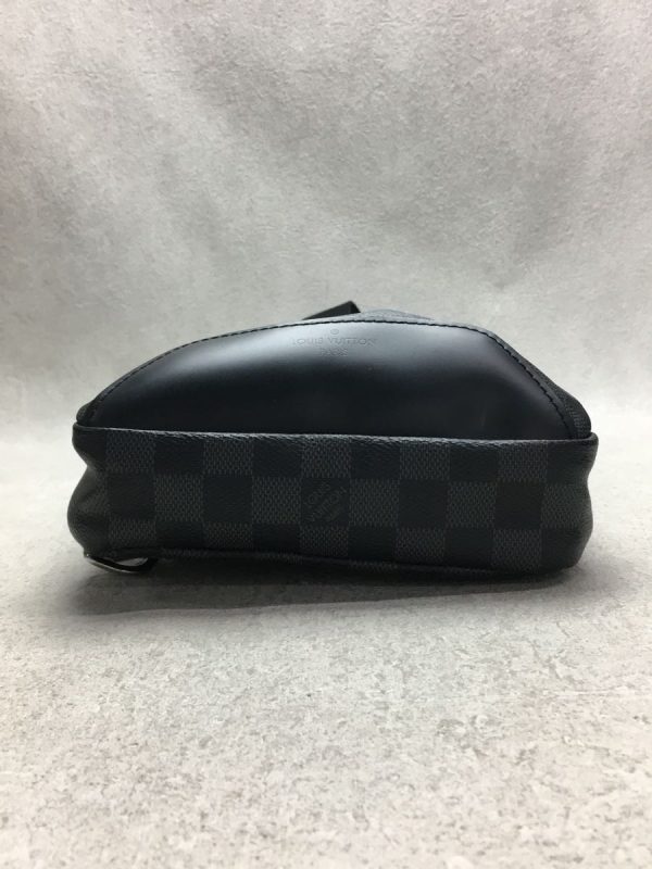 4 Louis Vuitton Avenue Sling Bag Damier Graphite Black