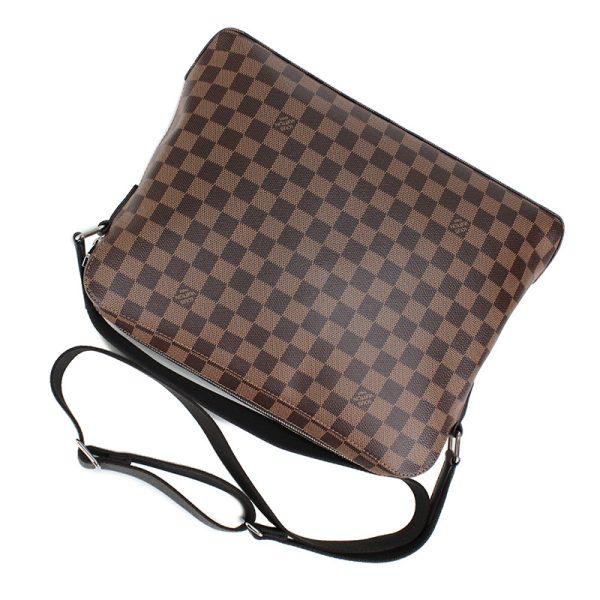 4 Louis Vuitton Damier Jake Messenger MM